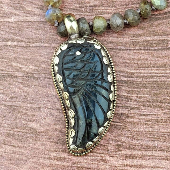 ZINC Designs - Wholesale Pendant/Charm Necklace - Labradorite Angel Wing Beaded Necklace