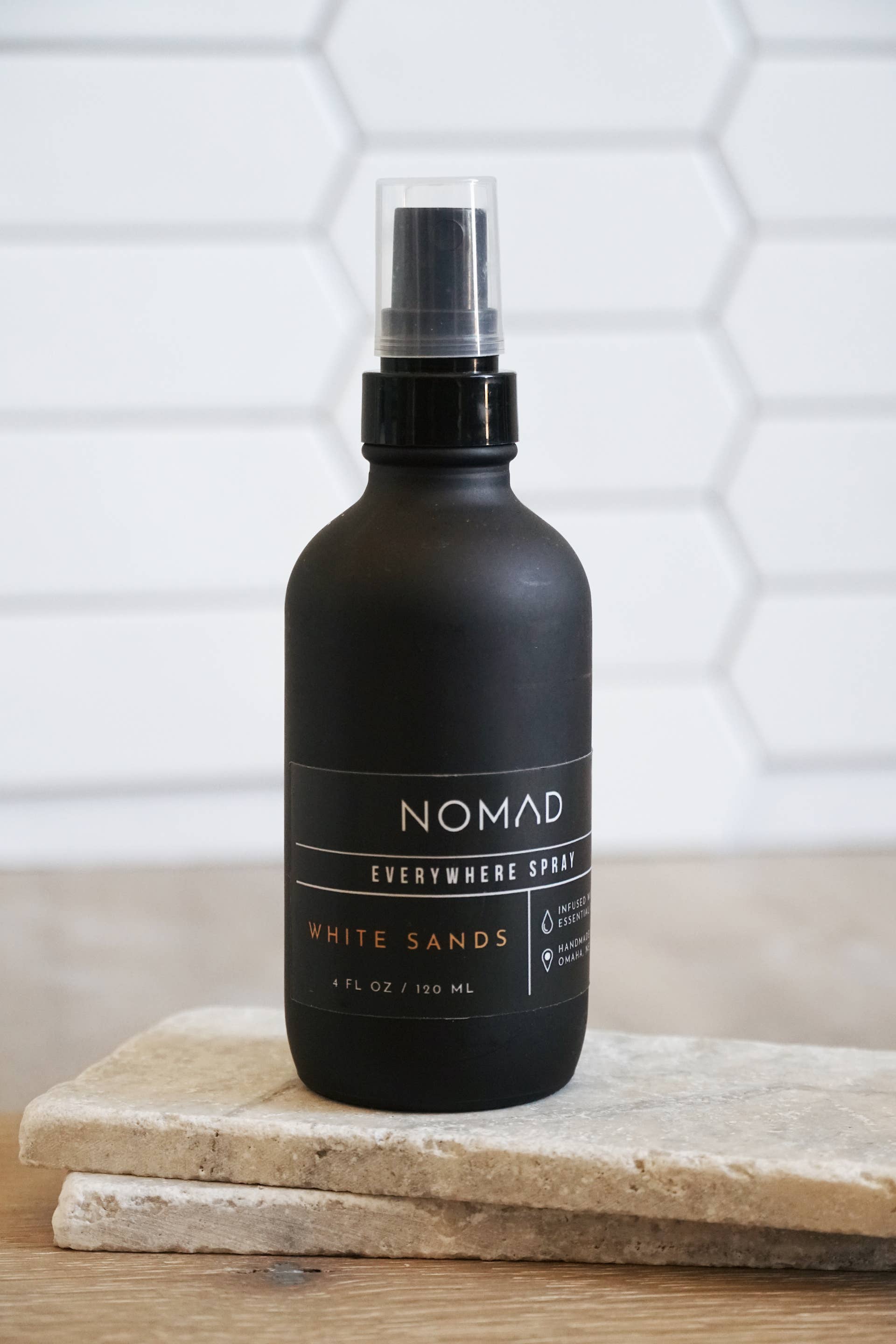 Nomad Wax Co. – Spray de quarto e roupa por atacado – Capa mista em spray Signature Essentials Everywhere 4 oz1