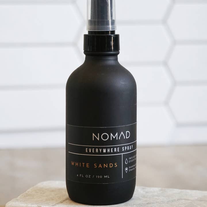 Nomad Wax Co. – Spray de quarto e roupa por atacado – Capa mista em spray Signature Essentials Everywhere 4 oz1