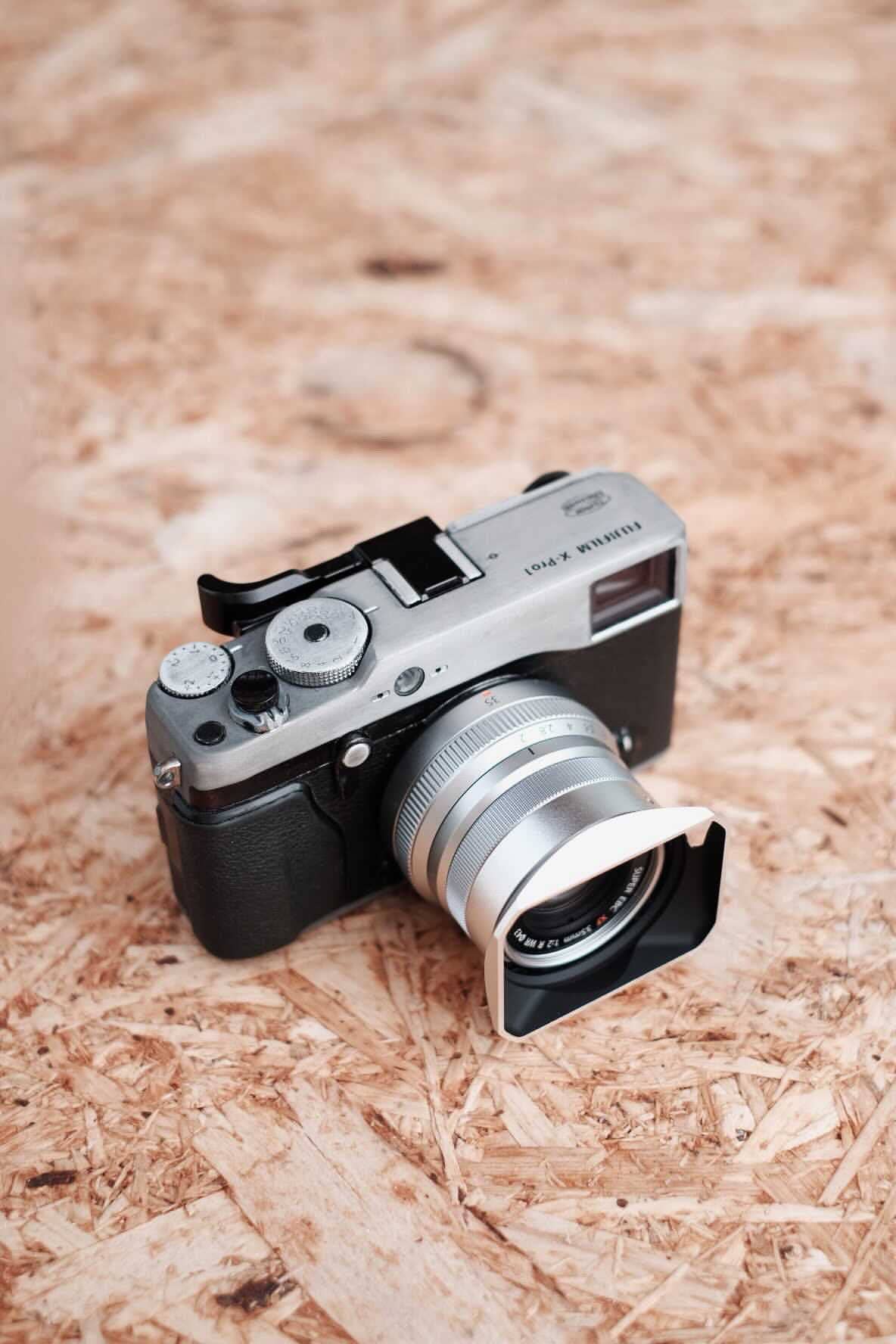 Squarehood - Wholesale Camera strap - Model V for Fujinon XF 23mm f2 / XF 35mm f26