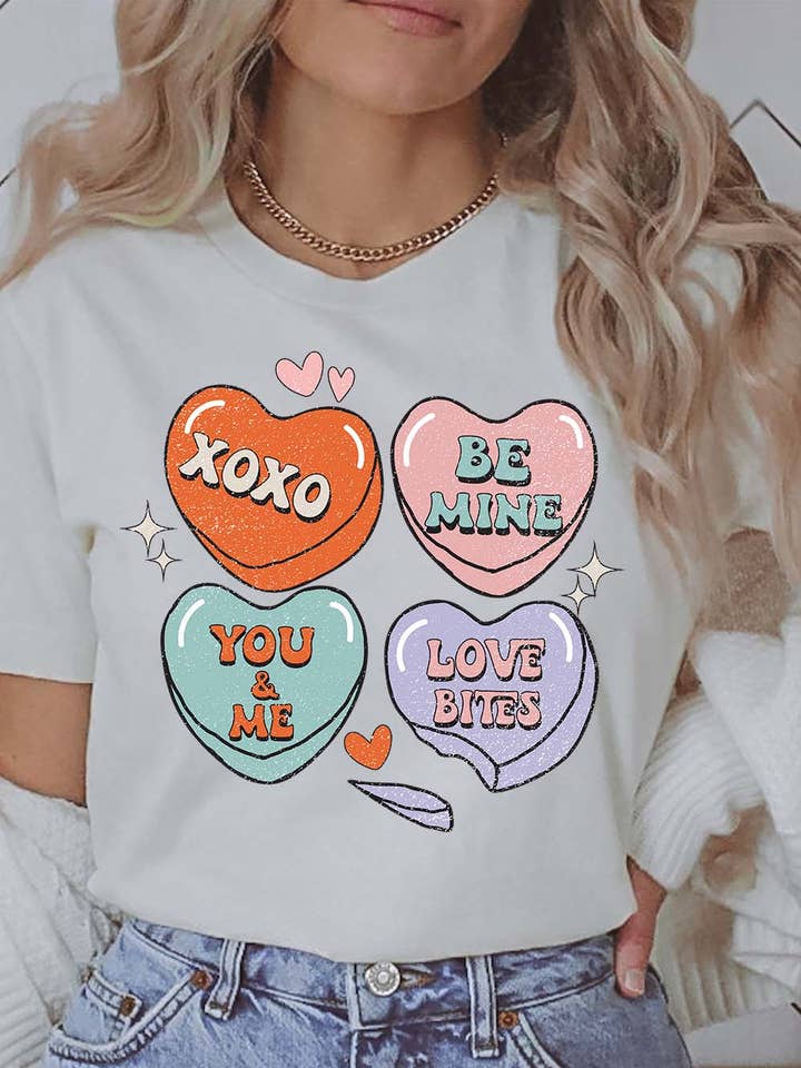 T-shirt graphique de la Saint-Valentin| K113T pour la vente par Khristee