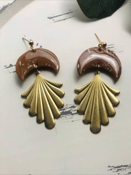 Sun Burst Leaf Dangle for wholesale by Buzzy bee clay