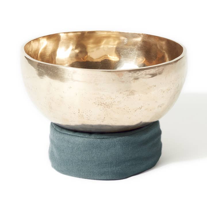 Seven Metals Meditation Singing Bowl- 7" - ocean for wholesale by renoo  ||  meditation goods for the modern home