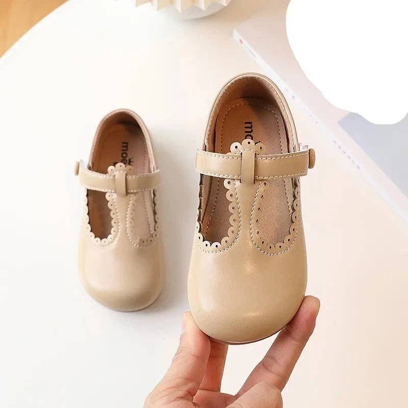 KiddieKickz - Vendita all'ingrosso Ballerine/mocassini - Bambini - Ballerine in pelle con cinturino a T per bambine: scarpe eleganti dal tocco retrò22