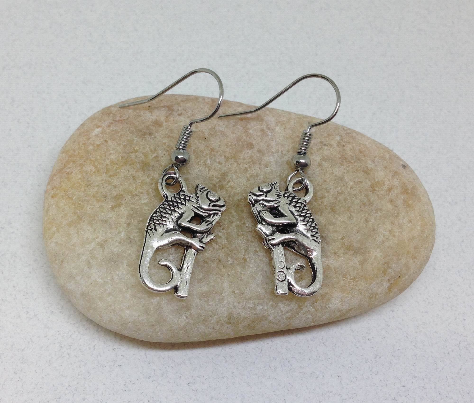 SimpleNGreat – Engroshandel Hængeøreringe og creoløreringe – SimpleNGreat antikke sølv øreringe med kameleon