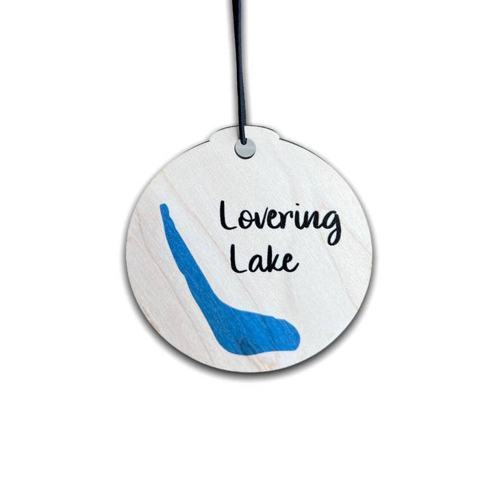 Lovering Lake Ornament für den Großhandel von Sticks & Doodles