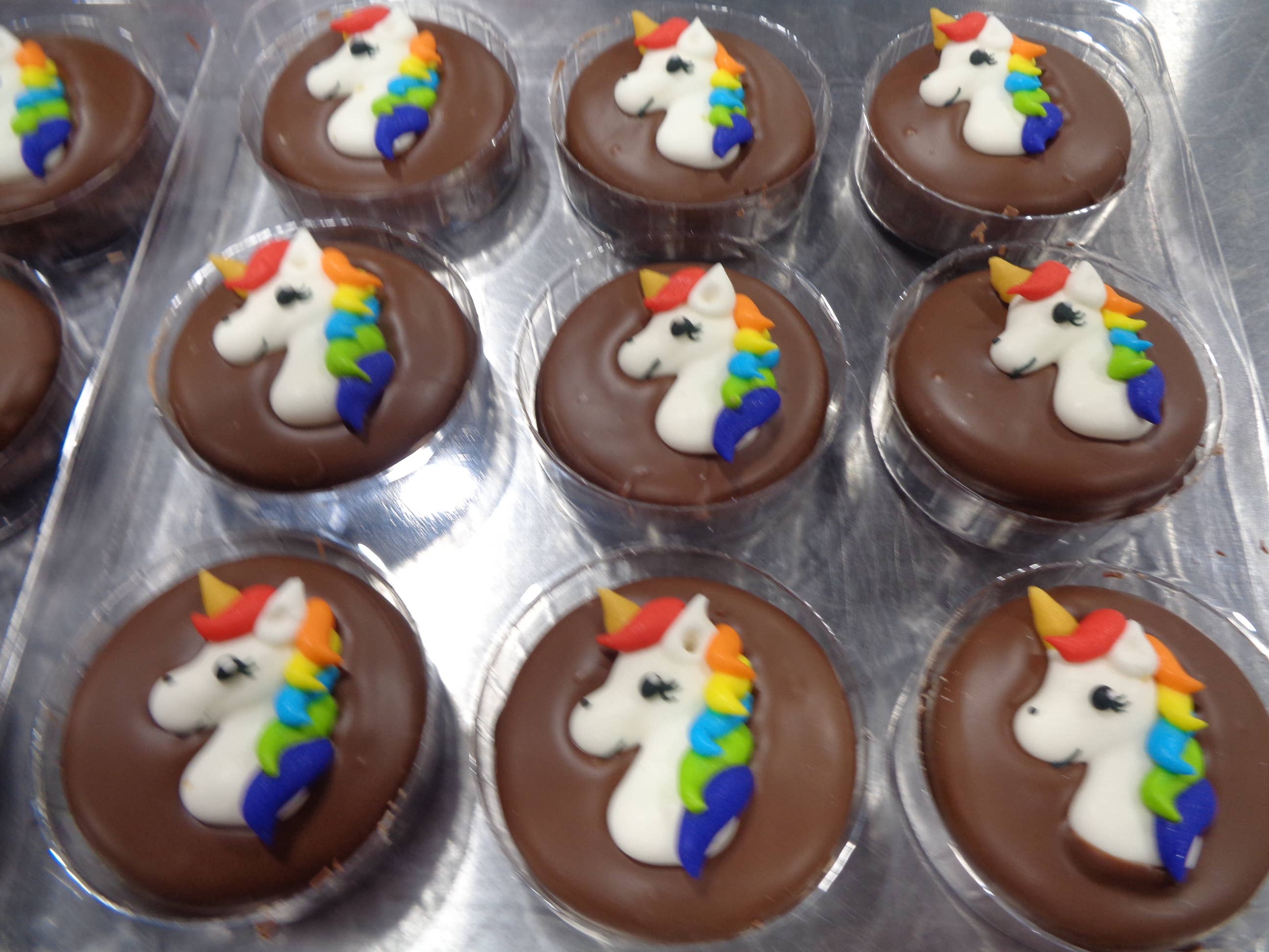 Bear Creek Candy Kitchen - Wholesale Chocolate Covered Sweets - 🍪Milk Chocolate Oreo “Rainbow Unicorn Head” 🦄 Chocolate Covered Oreo 🌍"Bumble Bee's"  Box of 241