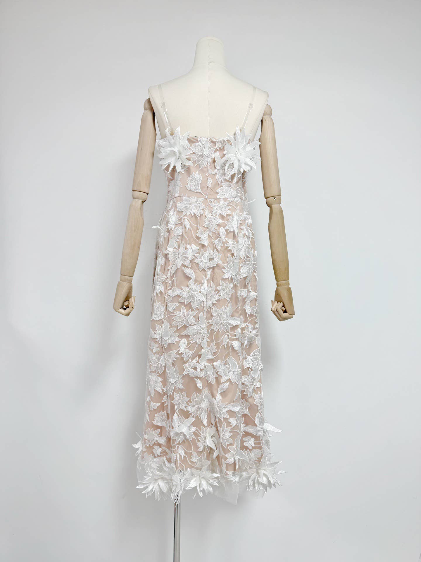 Productseeker - Vente Robe – femme - Robe d'été élégante en maille avec broderie 3D et bustier tube19