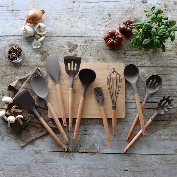 Menastyl - Wholesale Kitchen Spoon - ELIOTT silicone spaghetti spoon with wooden handle2