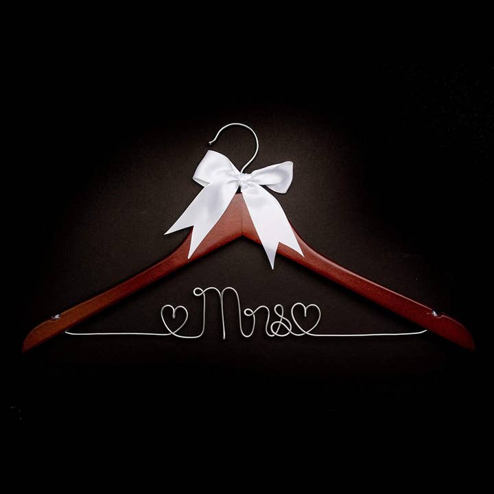 Ella Celebration - Vendita all'ingrosso Appendiabiti - Appendino per abiti da sposa Mrs (mogano)3