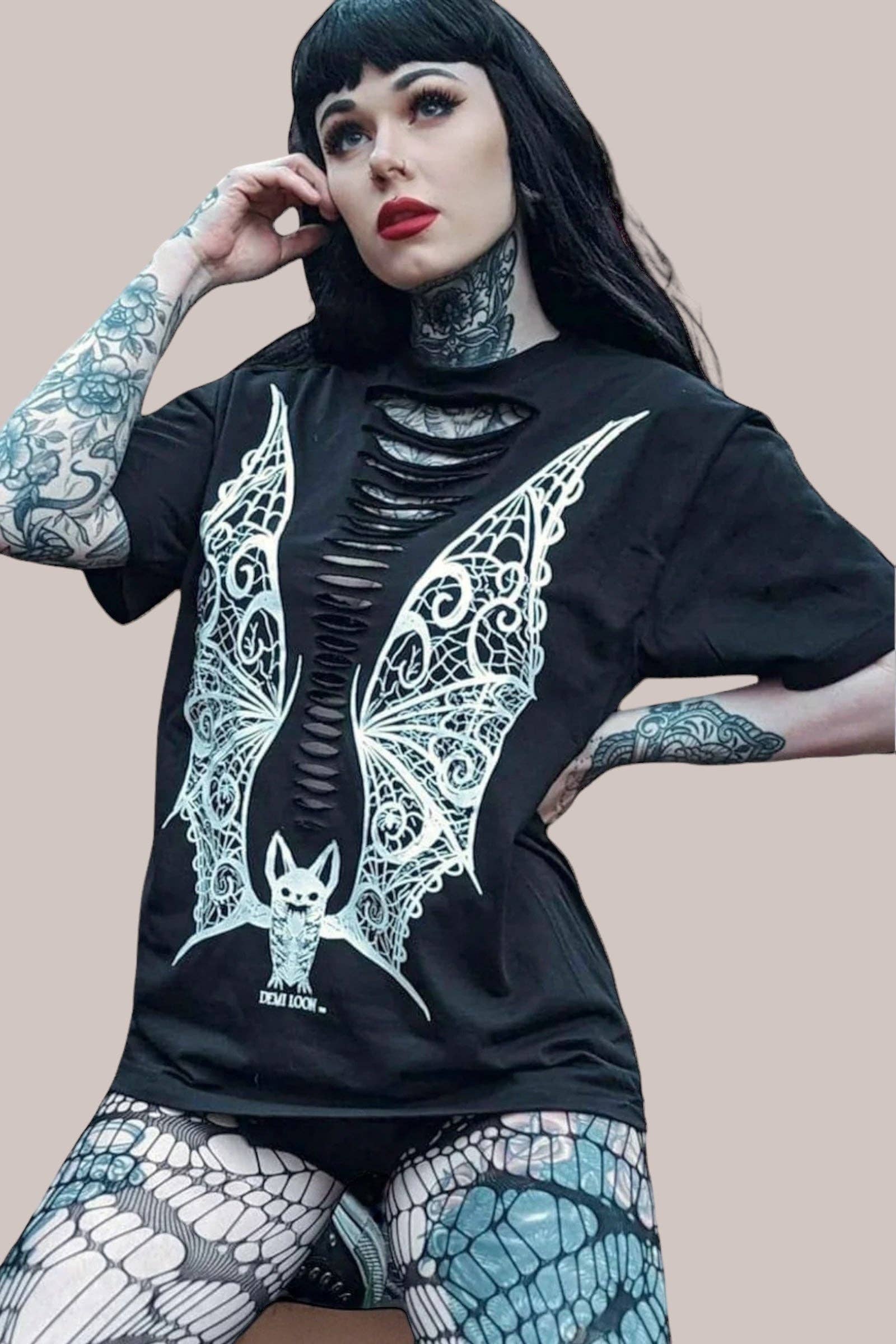 Demi Loon – Großhandel T-Shirt mit Siebdruck – Damen – Vampir-Spitzenflügel Herren-T-Shirt im Boyfriend-Schnitt – mit oder ohne Einschnitte2