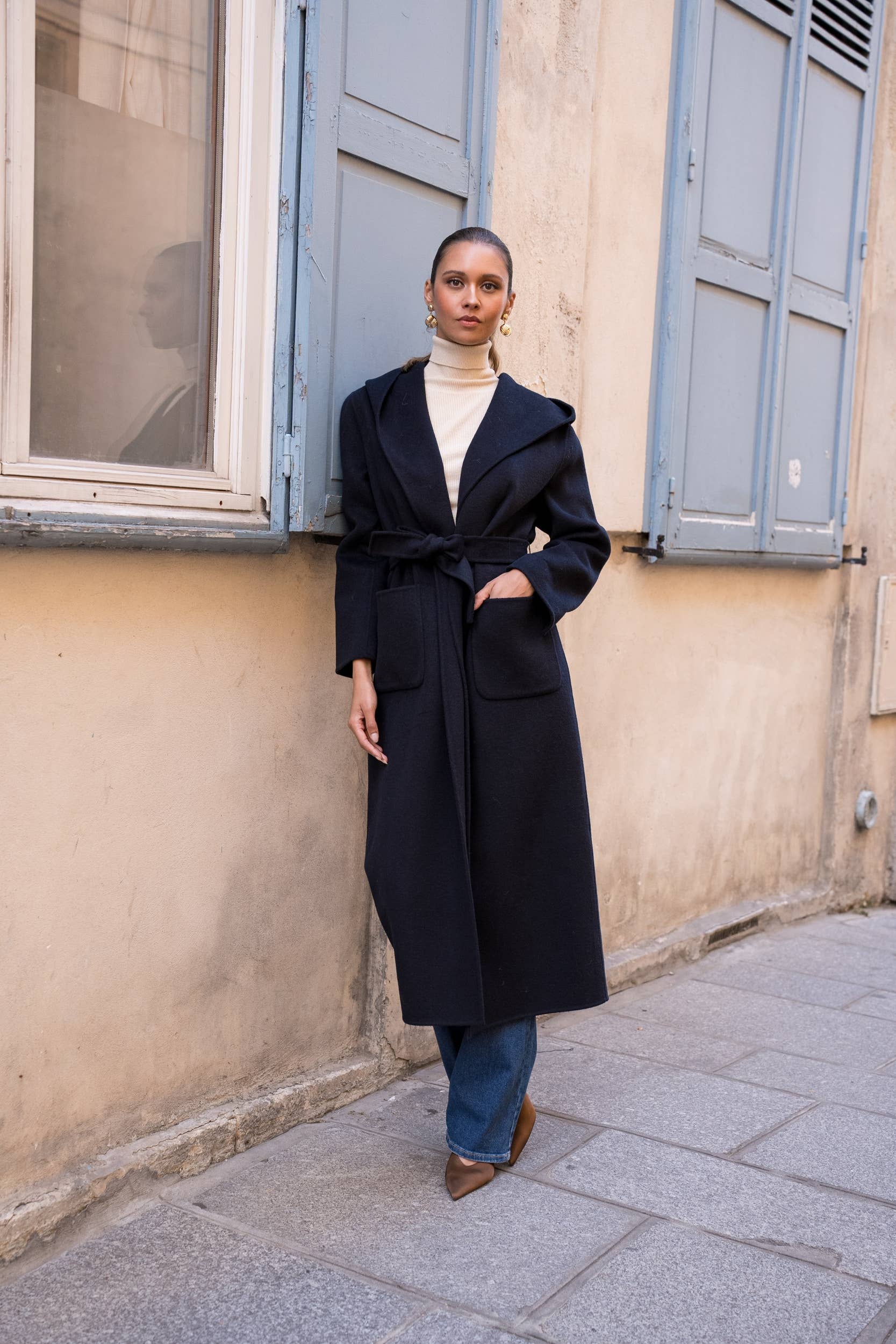 Attentif Paris - Wholesale Coat - Women's - Hand-sewn long wool coat with large hood and belt22