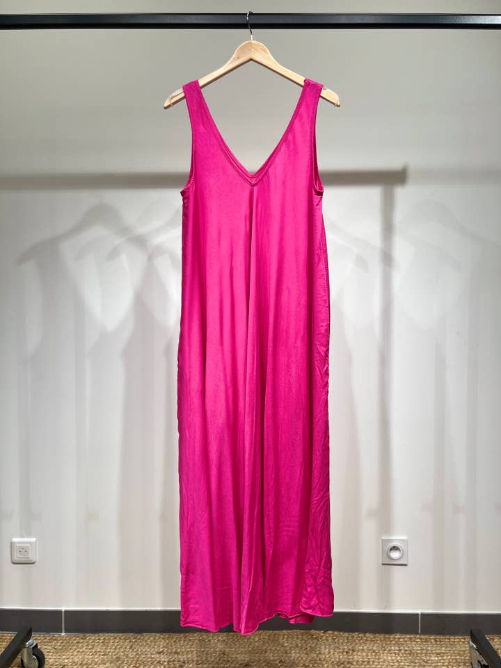 L'Emotion – Großhandel Kleid – Damen – Maxikleid mit V-Ausschnitt und breiten Trägern13