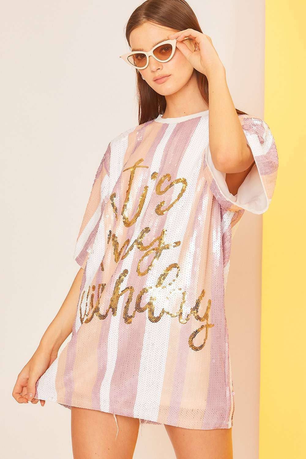 MEHRFACH Pailletten-Tunika-Top mit Schriftzug IT'S MY BIRTHDAY für den Großhandel auf Faire2