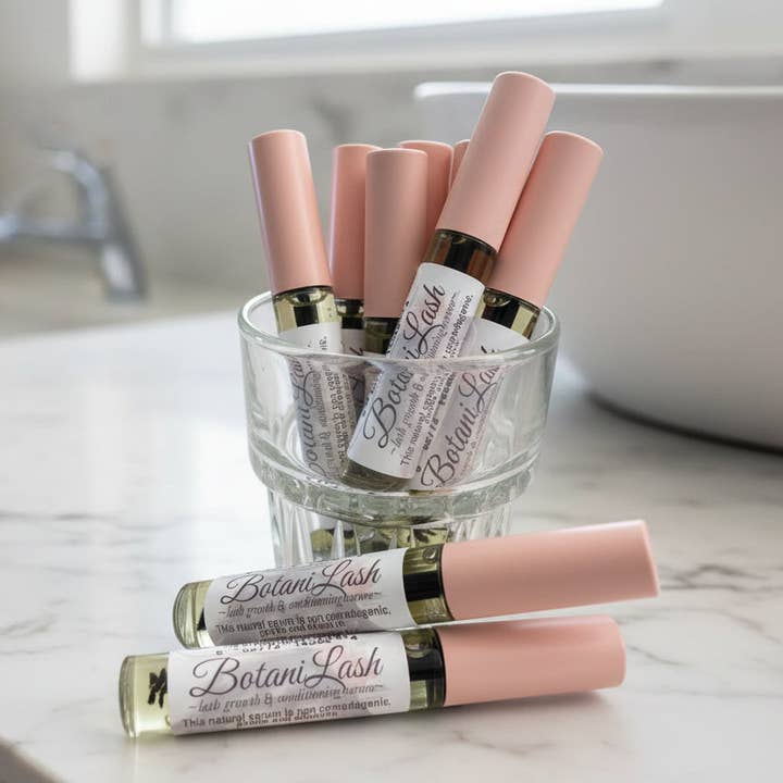 Sérum de Crecimiento de Pestañas y Cejas BotaniLash - Solución Natural para Ayudar a Condicionar y Apoyar para venta al por mayor de Smittys Little Farm