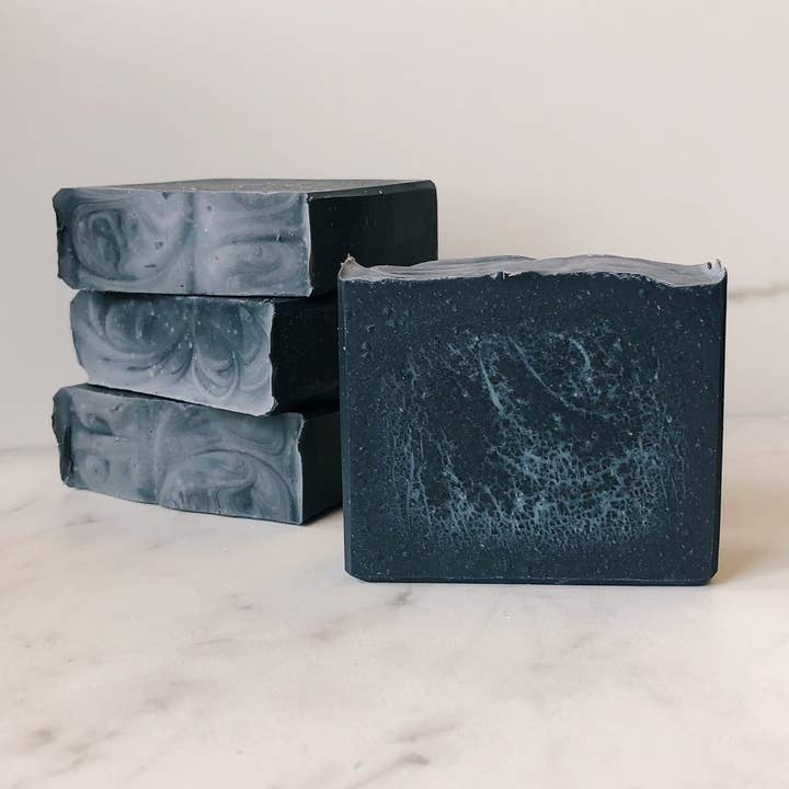Glace noire pour la vente par Ole Tradition Soap Co.