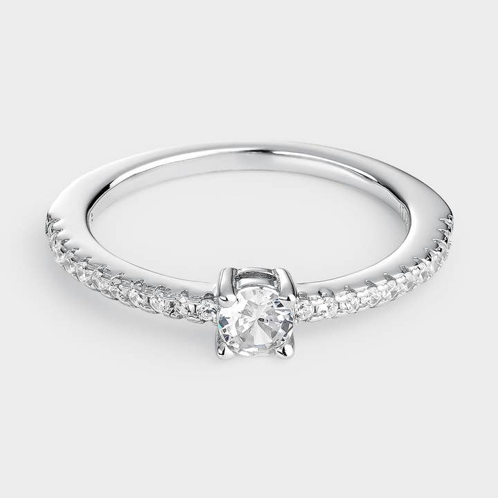 Pavé silver solitaire ring with zircons for wholesale by Itemporality
