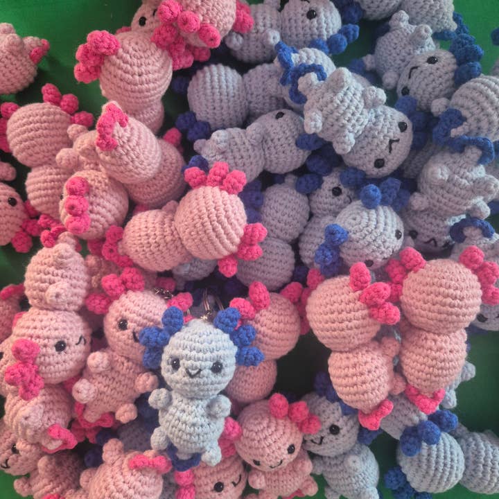Mini Gehaakte Axolotl Sleutelhanger – Limited Edition | 7 cm voor wholesale door despinacrafting