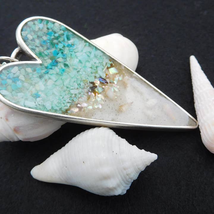 Art & Soul 30a - Wholesale Pendant/Charm Necklace - XL Heart Pendant Necklace Custom Beach, Shells or City3