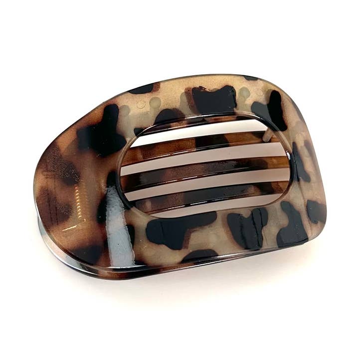 Flat Hair Clip Accessory Animal Print Beige Hair Claw for wholesale by iconic mi