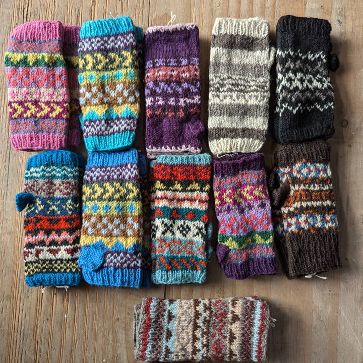 Tenzing Collections - Wholesale Gloves - Unisex - Handmade woolen knit fleece-lined colorful fingerless gloves