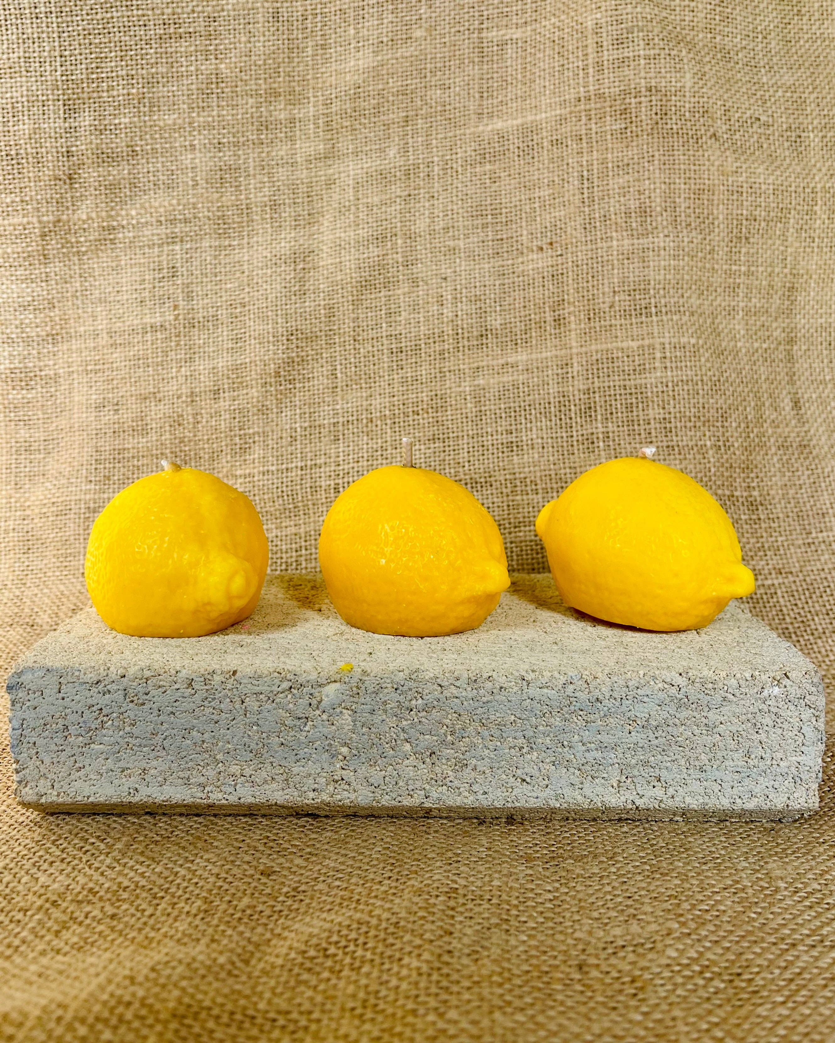 Kourage & co – Engroshandel Gavelys – Citronformet duftlys1