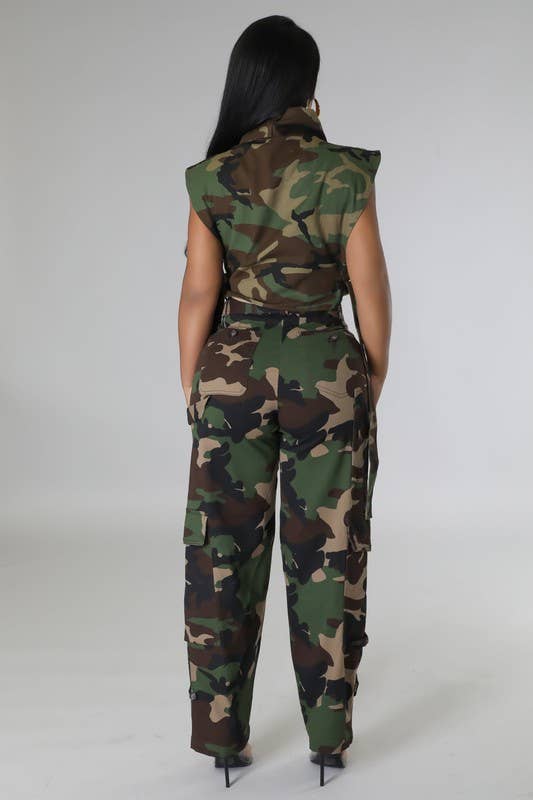 Camouflage Pantalon cargo ceinturé en camouflage en vente sur Faire1