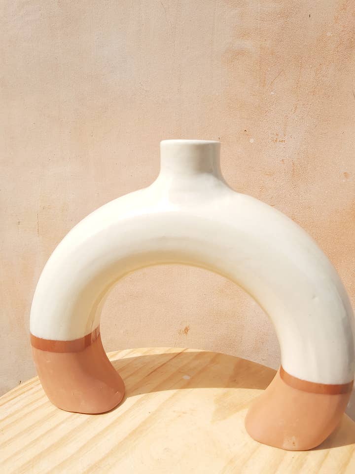 Arc candle holder for wholesale by Cerámica Roca Caus