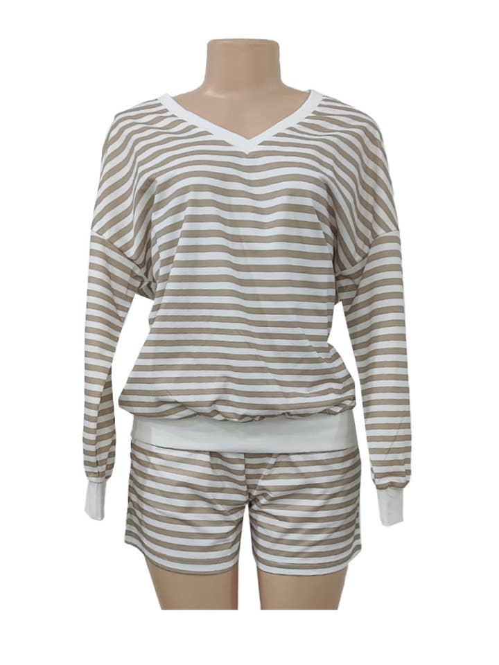Rosa Clothing - Vente Ensemble haut et short (PAS d'intérieur) - Femme - Ensemble short et sweat-shirt oversize à col en V rayé
