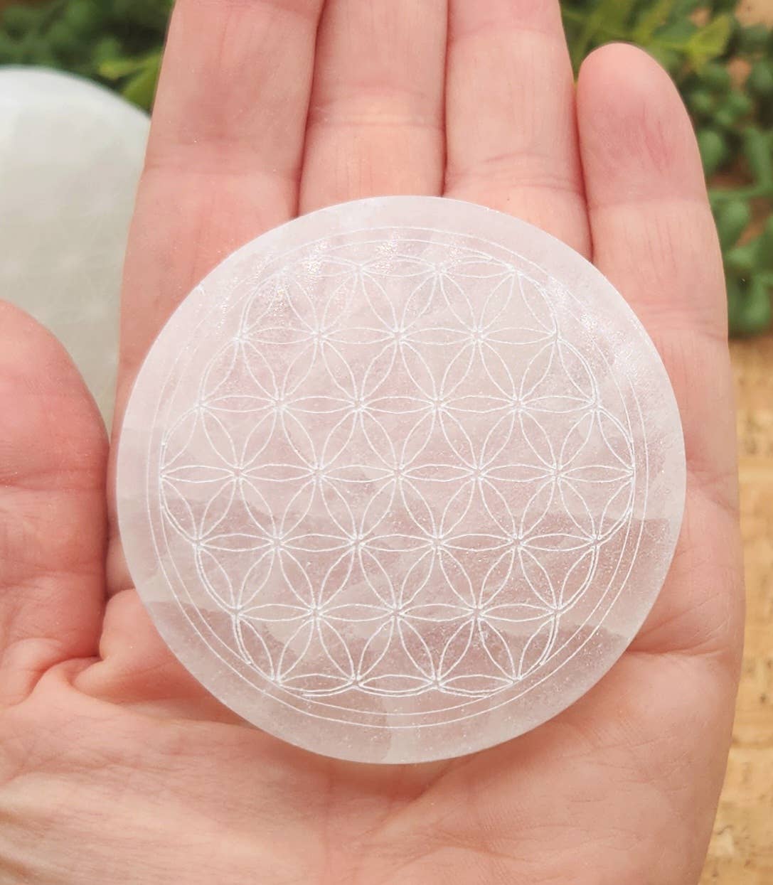 Meraki Gemstones - Wholesale Spiritual Stone/Crystal - Selenite Charging Plate/Coaster Round - Flower of Life 6-7cm11