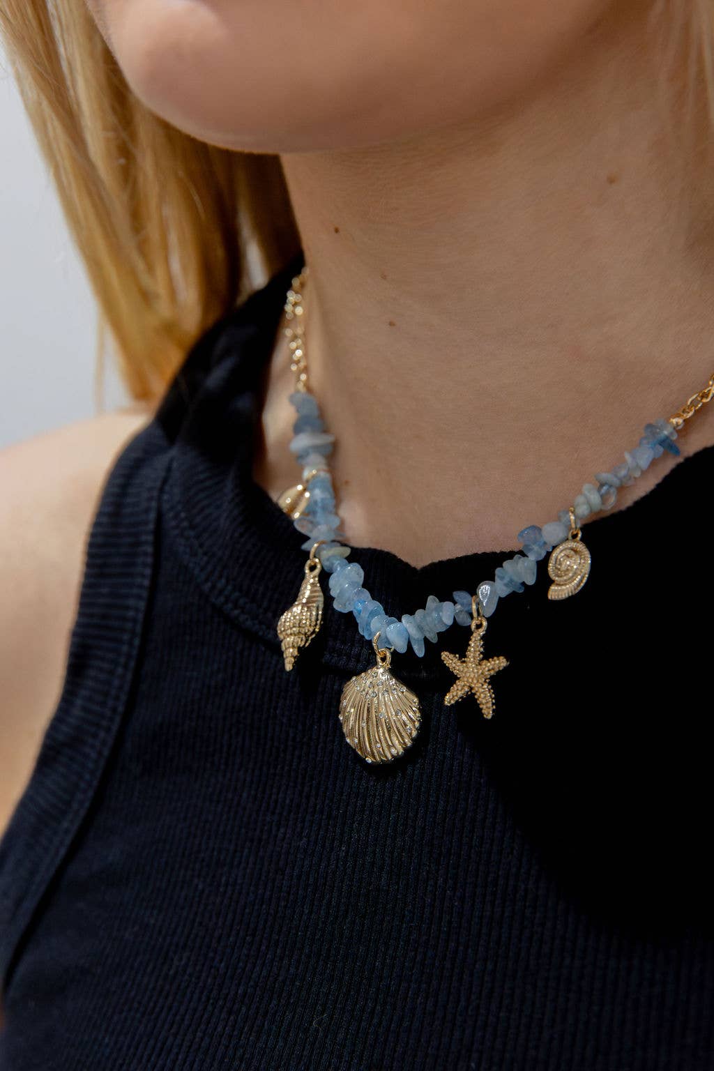 Last True Angel - Vendita all'ingrosso Collana con ciondolo/pendaglio - Collana con pendente Blue Stone & Beach Charm in oro3