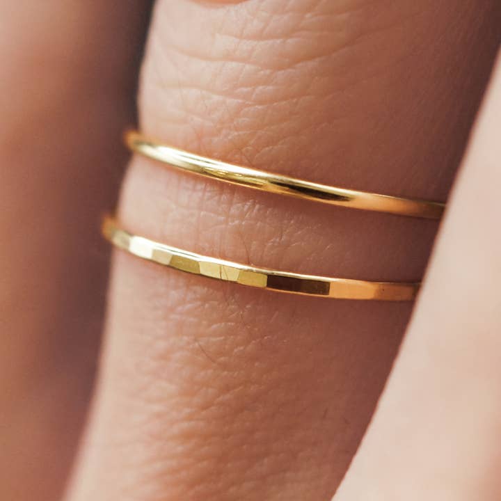 Hannah Naomi - Vendita all'ingrosso Anello midi/a fascia - Anello impilabile di medio spessore, riempimento in oro 14 carati0