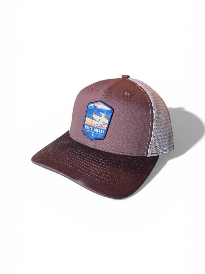 Death Valley National Park truckerpet - verstelbare snapbackpet voor wandelen voor wholesale door Moove Headwear