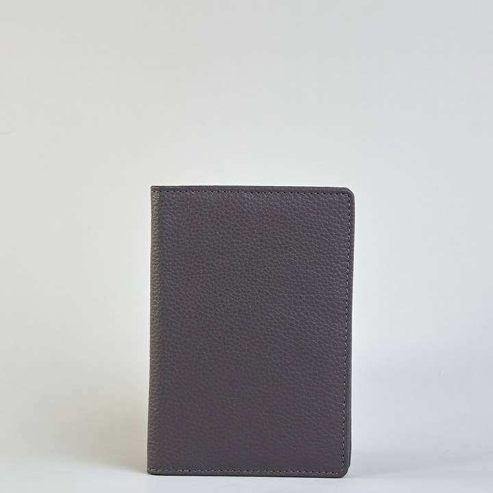 Herzilein-Wien GmbH - Wholesale Passport Case - Women's - Passhülle Leder 9