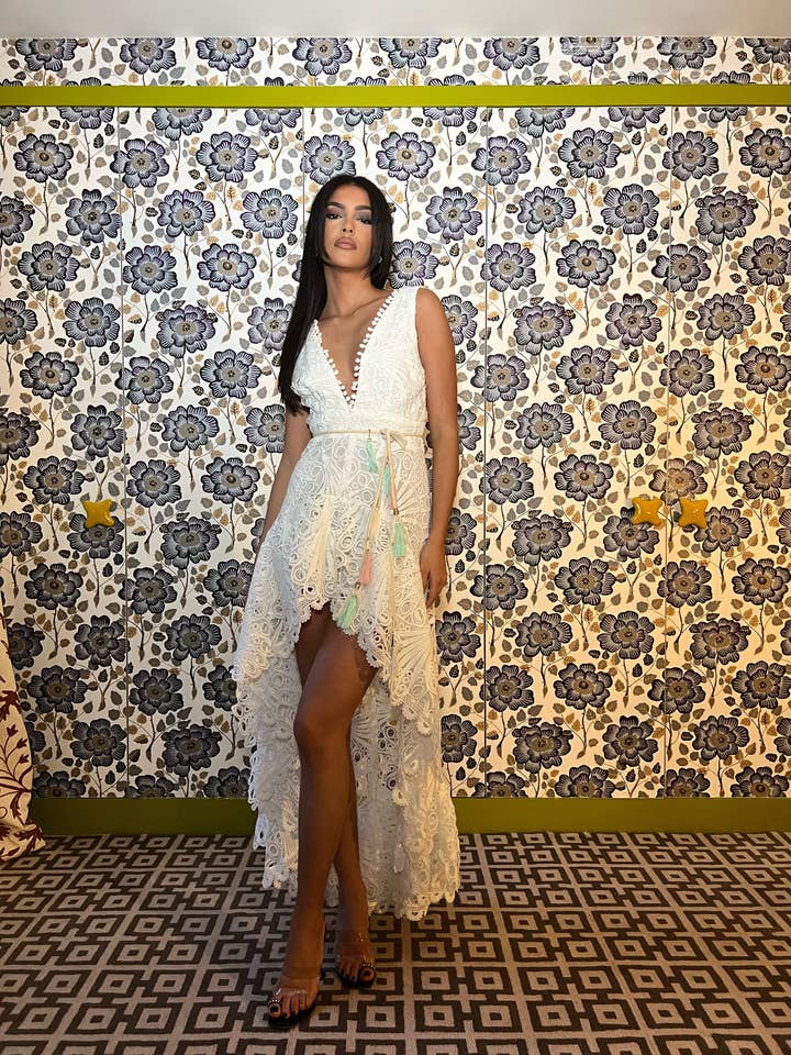 Danity witte kanten jurk met hoge zoom voor wholesale door Danity