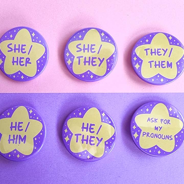 Violette Sternpronomen-Knopfabzeichen | Süß | Geschenkset | LGBTQI für den Großhandel von FuzziesArtDesigns