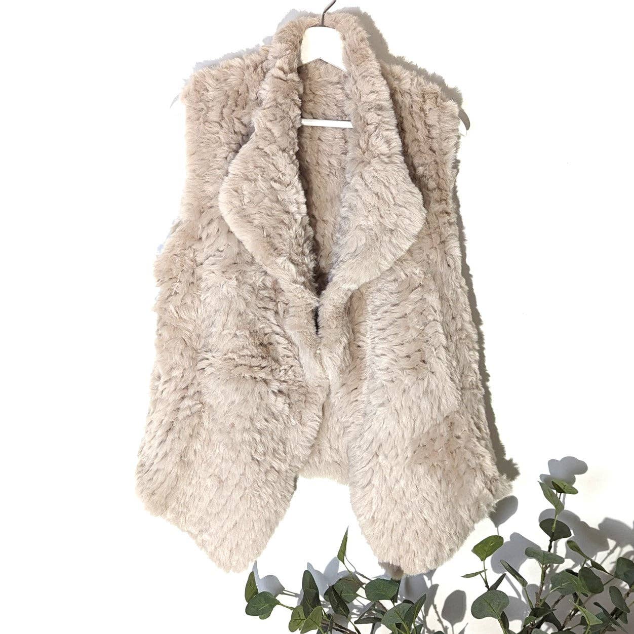 Tempest Designs - Wholesale Outerwear Vest - Women's - Luxury faux fur gilet (S-M)2