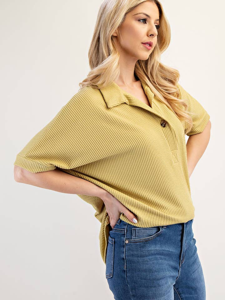 Celeste Clothing - Vendita all'ingrosso Top in maglia - Donna - TOP A COSTE TAGLIA FORTE CON COLLETTO E MANICHE CORTE - CT2391327