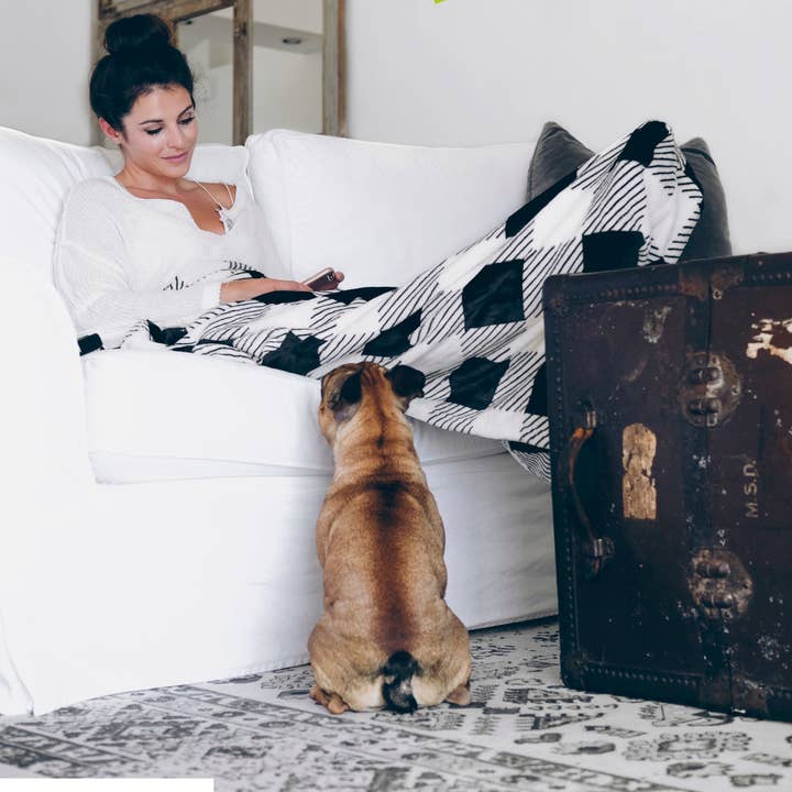 Blanket With a Foot Pocket in Pleasingly Plaid for wholesale by PediPocket: The Foot Pocket Blanket