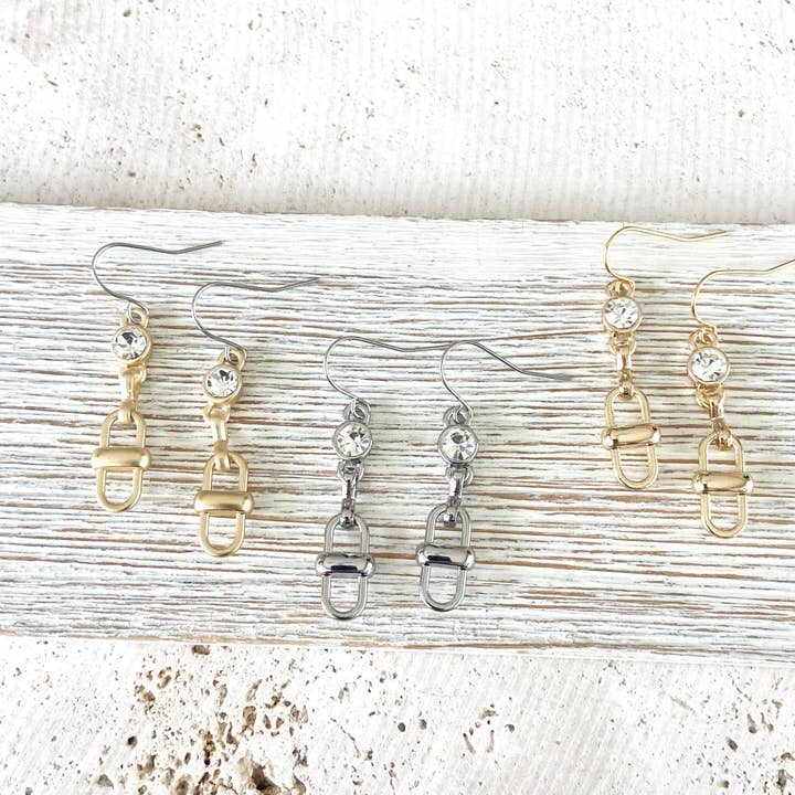 Orecchini a maglia a catena equestre per la vendita all'ingrosso da parte di VB&CO Designs Handmade Jewelry