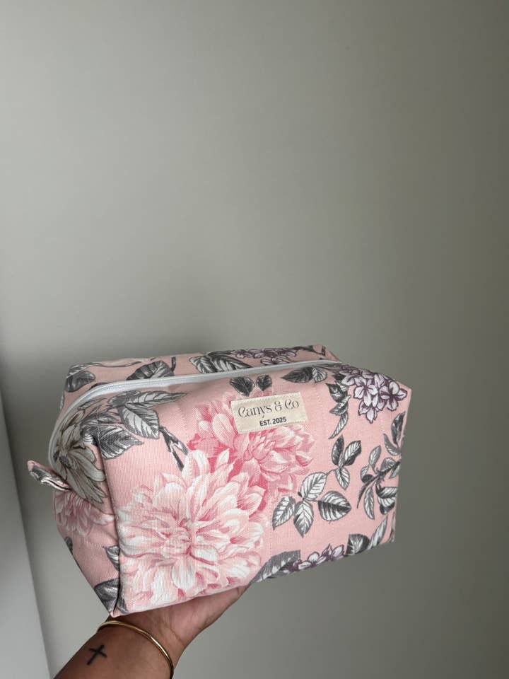 Pink Makeup bag Large for wholesale by Canys & Co