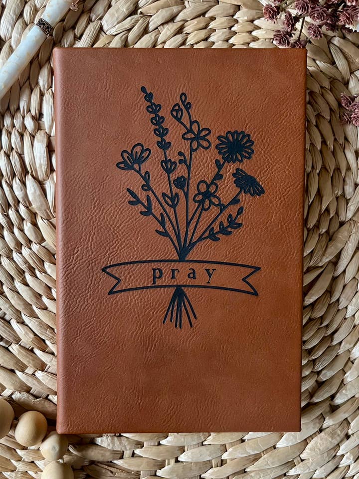 Journal en similicuir Pray Christian Prayer pour la vente par Rustic Raleigh
