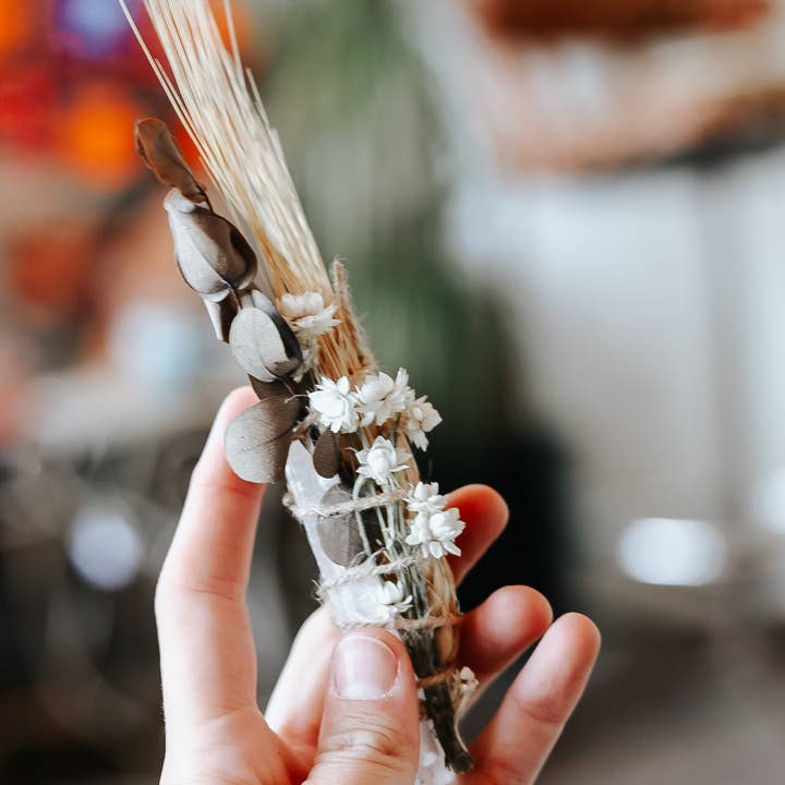 Andi Aesthetics - Wholesale Meditation Supplies - Selenite Flower Wand2