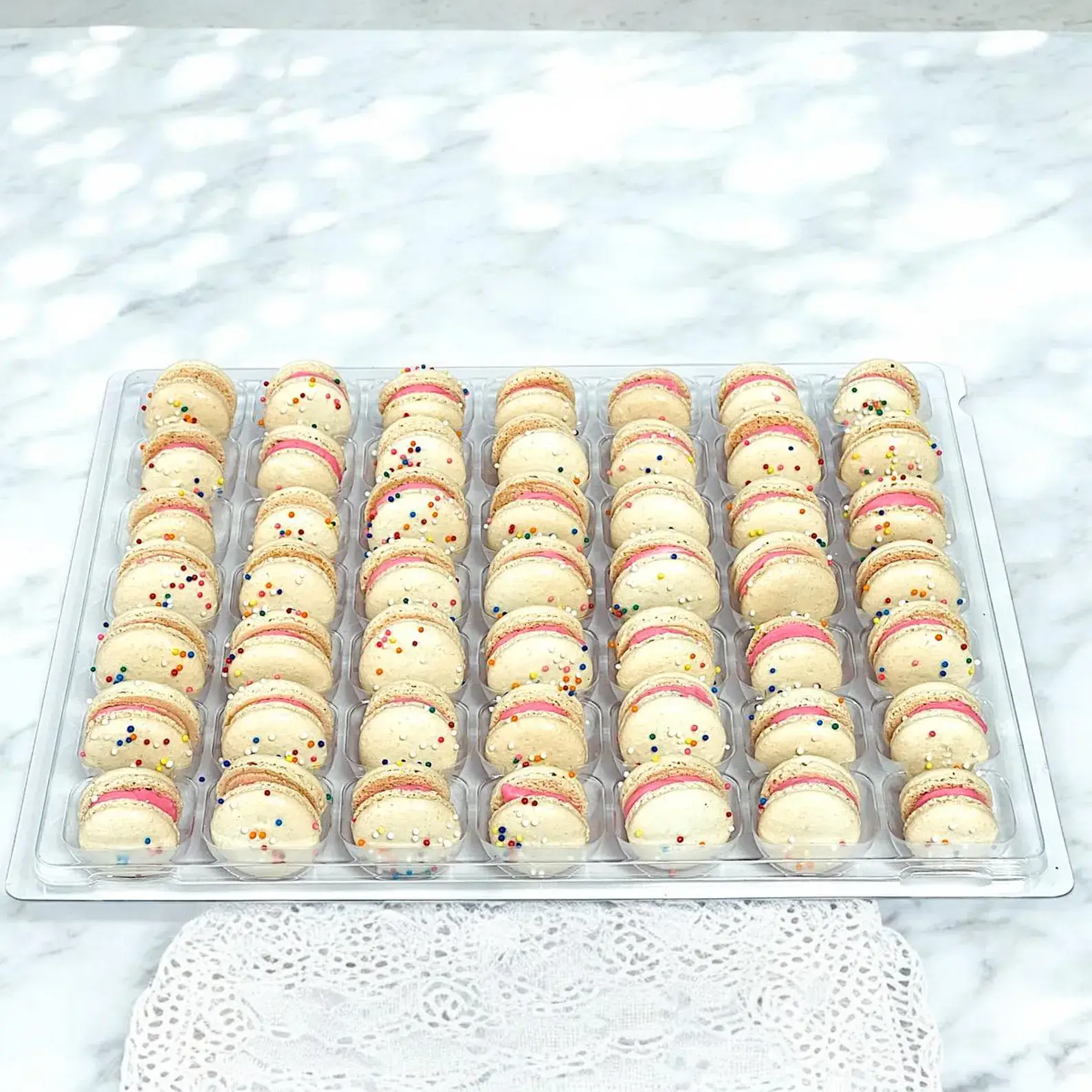 macaron centrale - Wholesale Cookie - Birthday Mini!s Macarons – Perfect for Wholesale 1