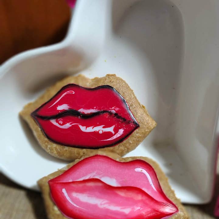 VALENTINE'S DAY - Dog lips treat - Valentine lips treat for dogs for wholesale by Miouf