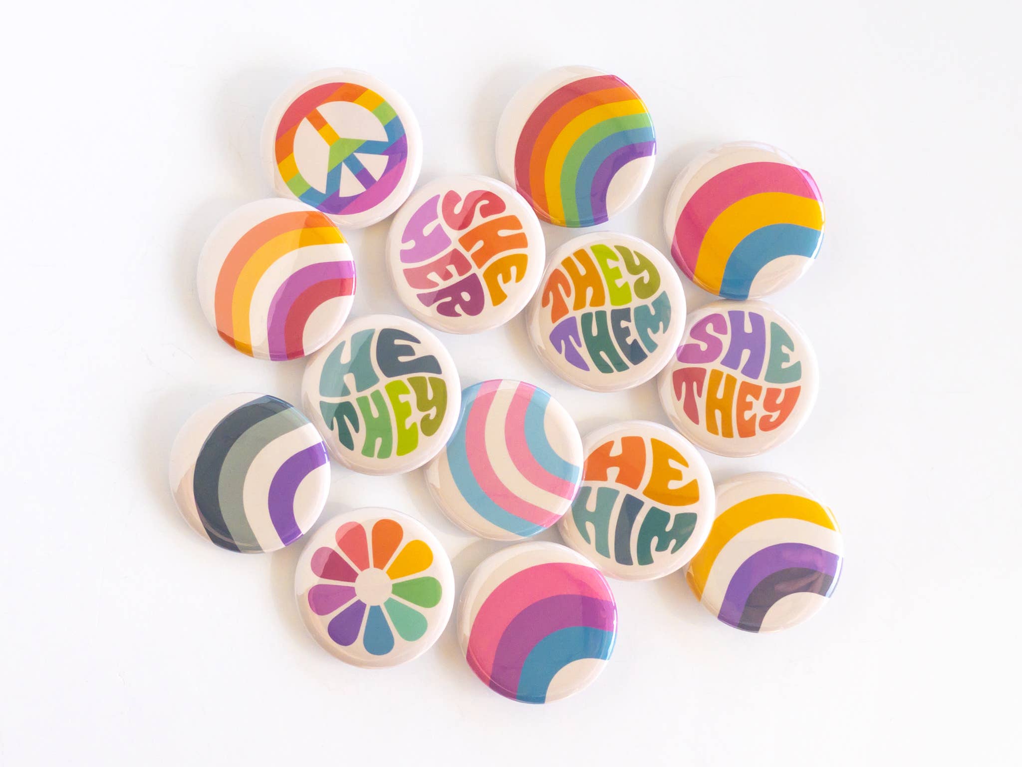 ROBNKO - Wholesale Lapel Pin/Button - Retro Pride Rainbow Buttons4
