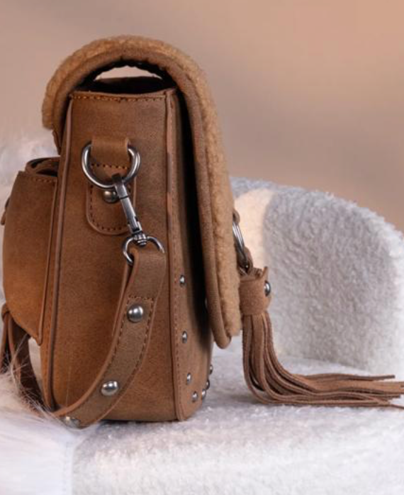 Honey Beez Boutique – Engroshandel Crossbodytaske - Dame – Wrangler Sherpa Saddle Crossbody Taske4