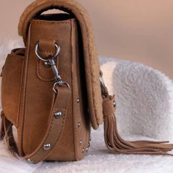Honey Beez Boutique – Engroshandel Crossbodytaske - Dame – Wrangler Sherpa Saddle Crossbody Taske4