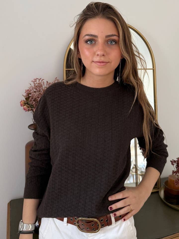 GRUNDLÆGGENDE STRIKKET SWEATER for engroshandel hos SWEET MAGIC MODA Y COMPLEMENTOS