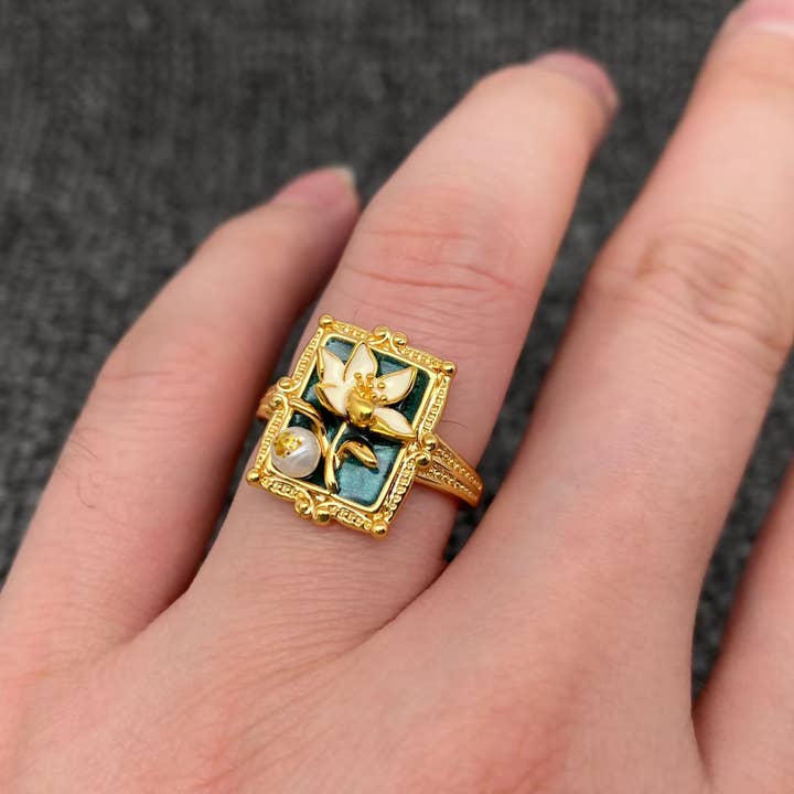 Mio Queena - Wholesale Cocktail/Statement Ring - Vintage Oil Painting Style Flower 18K Gold Plated Ring